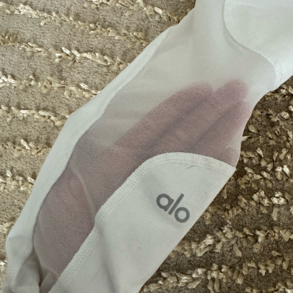 White Alo Yoga Leggings